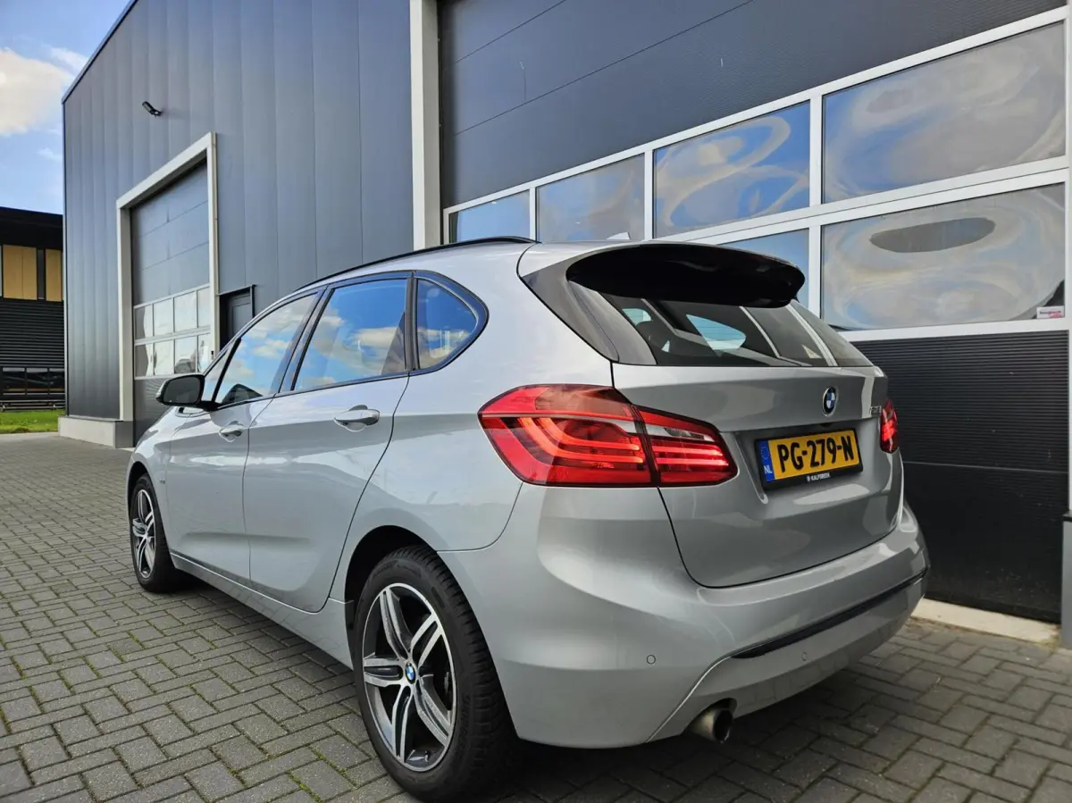 218i High Executive Sport Automaat