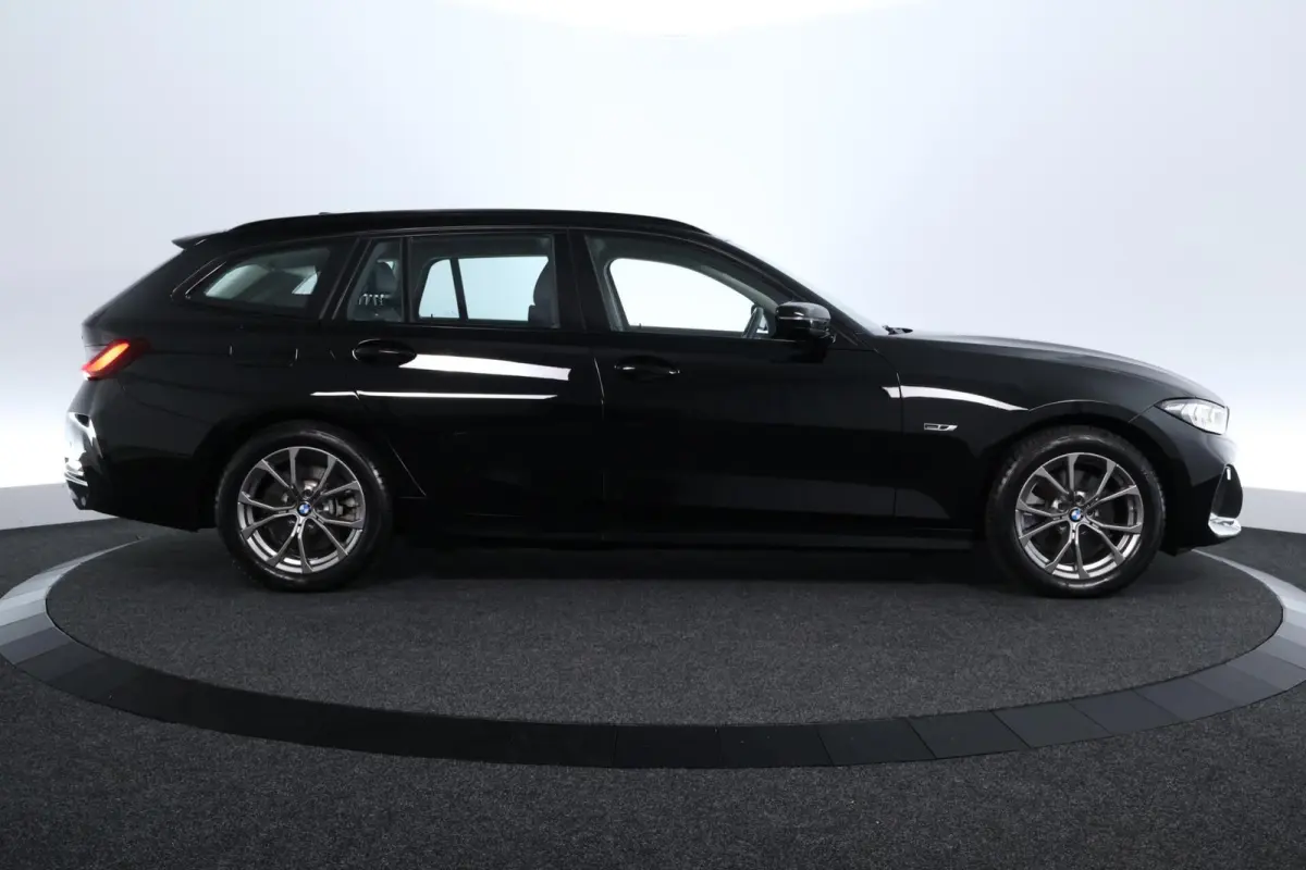 330e LCI FACELIFT|LED|292PK|CARPLAY|SHADOW LINE|ST VWM|17"