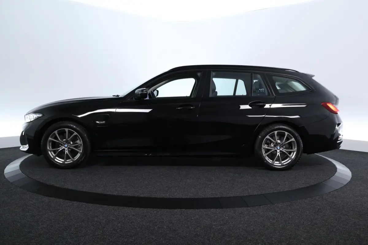330e LCI FACELIFT|LED|292PK|CARPLAY|SHADOW LINE|ST VWM|17"