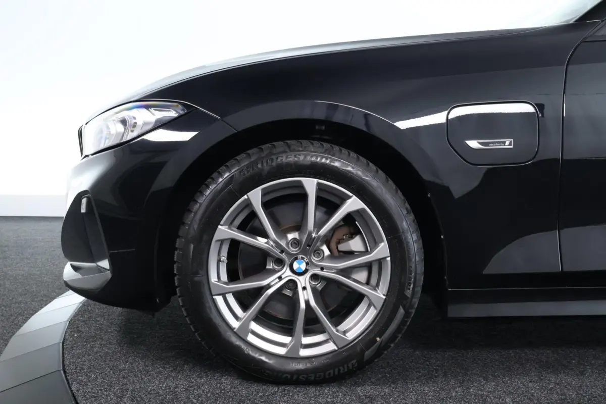 330e LCI FACELIFT|LED|292PK|CARPLAY|SHADOW LINE|ST VWM|17"