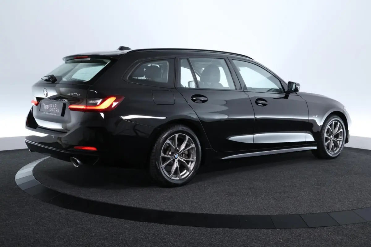 330e LCI FACELIFT|LED|292PK|CARPLAY|SHADOW LINE|ST VWM|17"