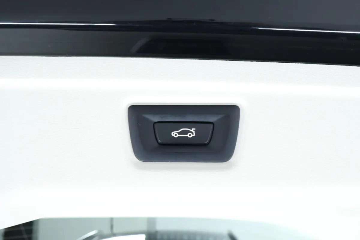 330e LCI FACELIFT|LED|292PK|CARPLAY|SHADOW LINE|ST VWM|17"