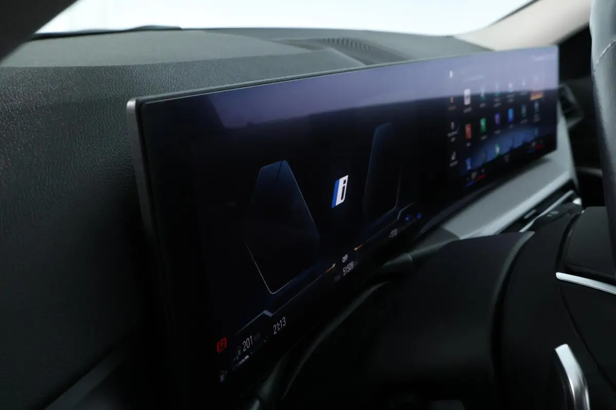 330e LCI FACELIFT|LED|292PK|CARPLAY|SHADOW LINE|ST VWM|17"