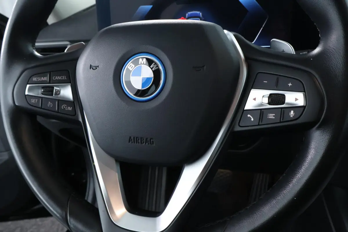 330e LCI FACELIFT|LED|292PK|CARPLAY|SHADOW LINE|ST VWM|17"