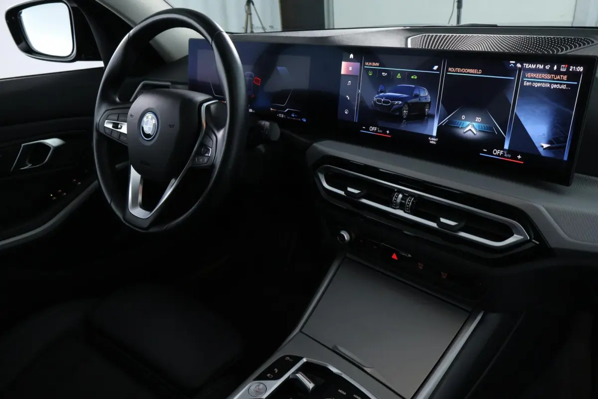 330e LCI FACELIFT|LED|292PK|CARPLAY|SHADOW LINE|ST VWM|17"