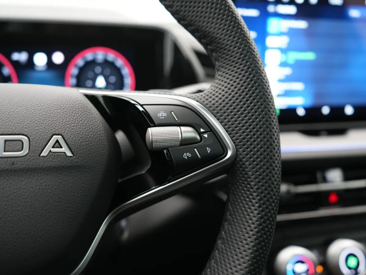 1.5 TSI Sportline Business PHEV 204pk Dealer O.H | Panodak | Trekhaak Af Fabriek | Adaptive Cruise | Head Up | 360 Camera | Canton | Alcantara Sportstoelen Memory & Verwarmd | Stuur Verwarmd