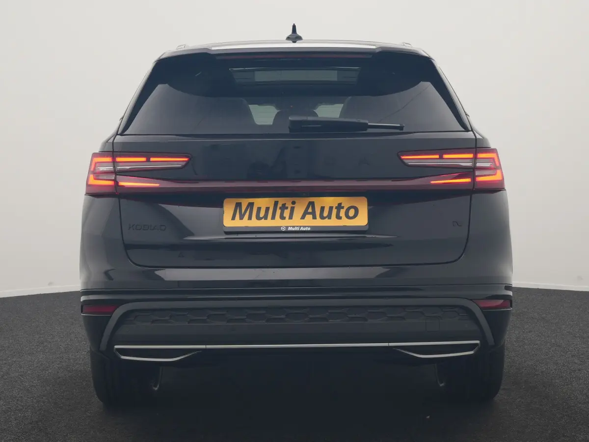 1.5 TSI Sportline Business PHEV 204pk Dealer O.H | Panodak | Trekhaak Af Fabriek | Adaptive Cruise | Head Up | 360 Camera | Canton | Alcantara Sportstoelen Memory & Verwarmd | Stuur Verwarmd