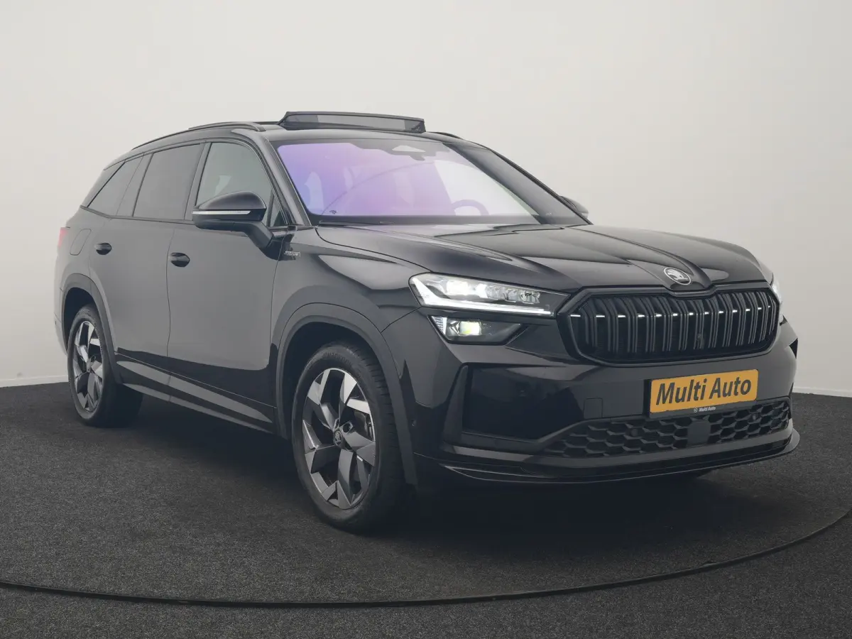 1.5 TSI Sportline Business PHEV 204pk Dealer O.H | Panodak | Trekhaak Af Fabriek | Adaptive Cruise | Head Up | 360 Camera | Canton | Alcantara Sportstoelen Memory & Verwarmd | Stuur Verwarmd