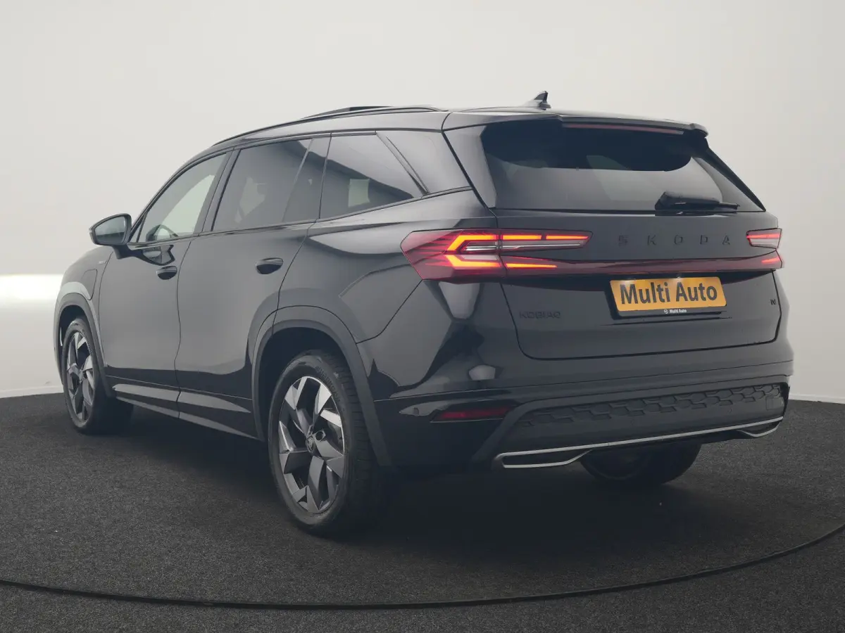 1.5 TSI Sportline Business PHEV 204pk Dealer O.H | Panodak | Trekhaak Af Fabriek | Adaptive Cruise | Head Up | 360 Camera | Canton | Alcantara Sportstoelen Memory & Verwarmd | Stuur Verwarmd