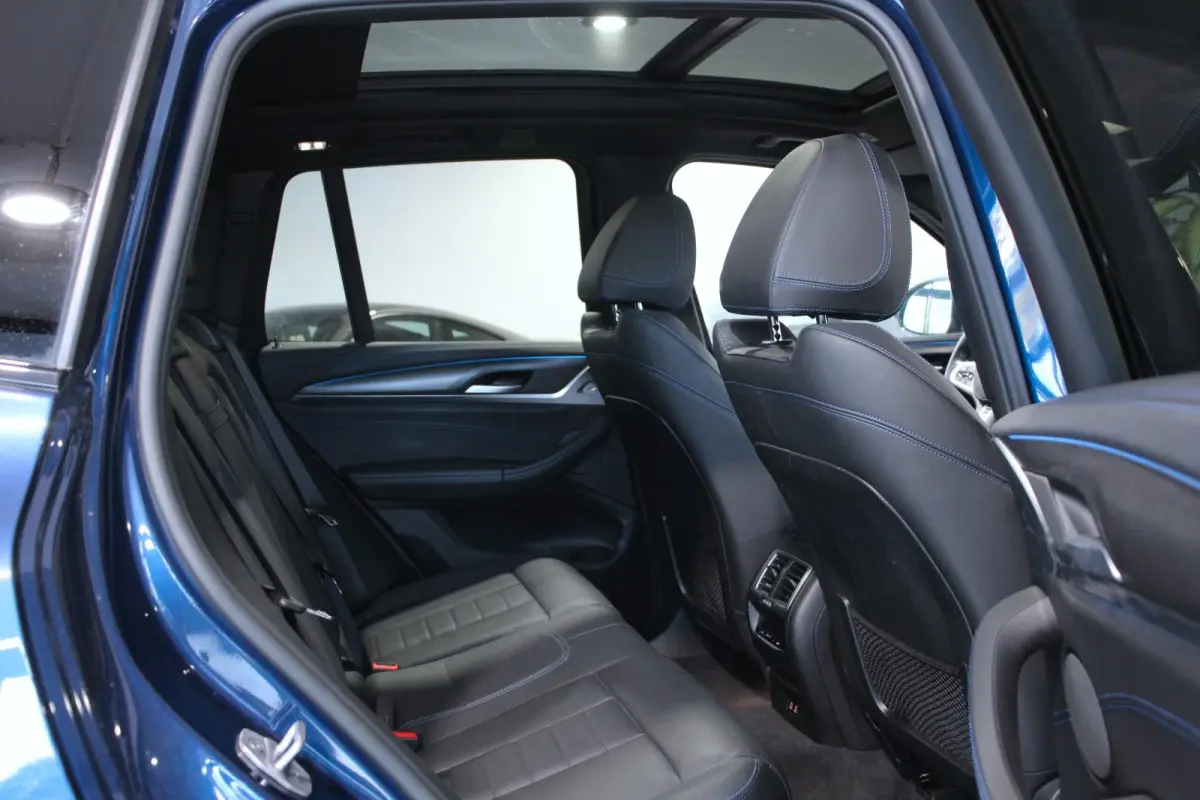 M-SPORT 80 kWh (210kW/286pk) ** LED, LEDER, PANO, VERW. STUUR, 20-inch LMV ** 1e EIG - BMW GARANTIE t/m 04/29 ** ** INFORMEER OOK NAAR ONZE AANTREKKELIJKE FINANCIAL-LEASE TARIEVEN **
