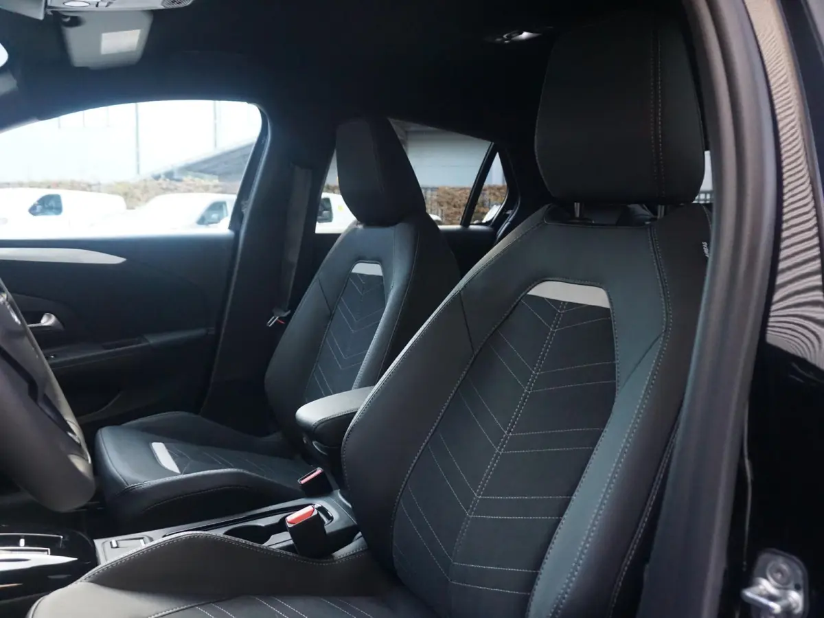 1.2 Turbo Hybrid Ultimate Leder Alcantara