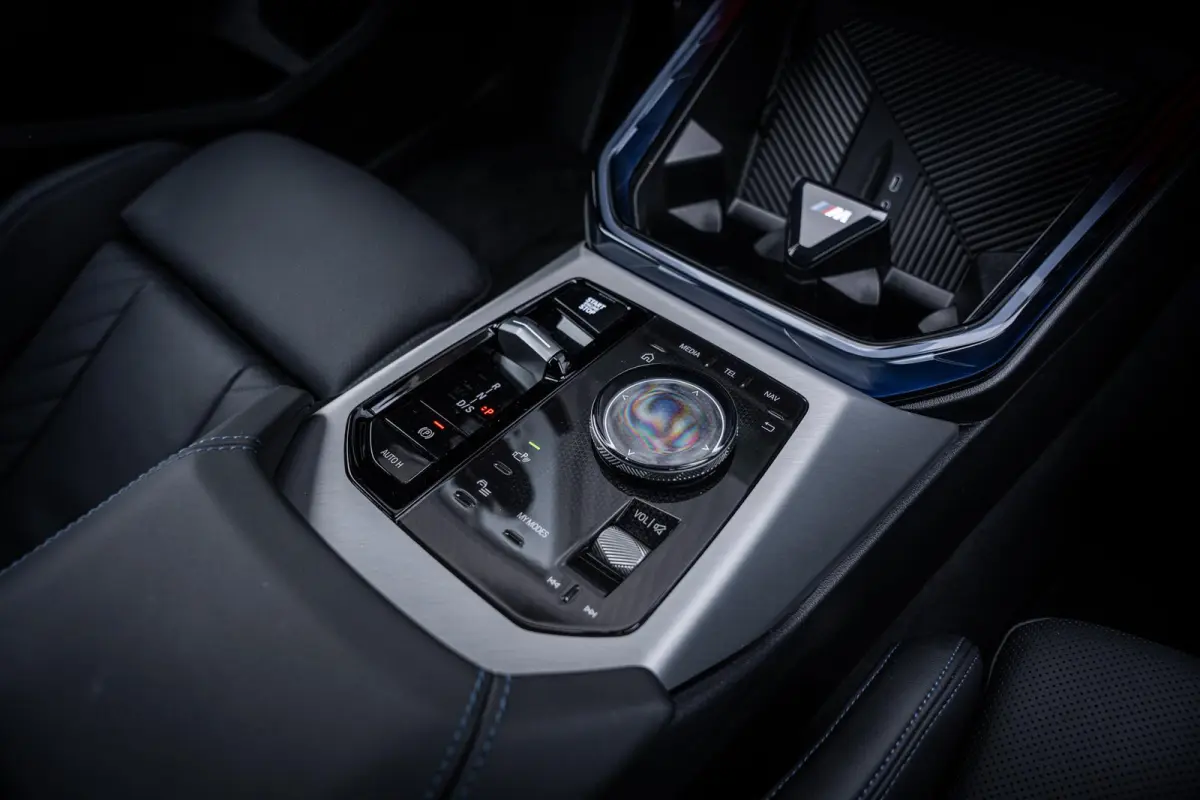 30e xDrive M-Sport Harman/Kardon|Trekhaak|Leder|Stoelmemory|360°camera|Stuurverw.|Nieuwstaat