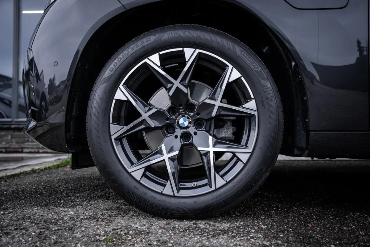 30e xDrive M-Sport Harman/Kardon|Trekhaak|Leder|Stoelmemory|360°camera|Stuurverw.|Nieuwstaat