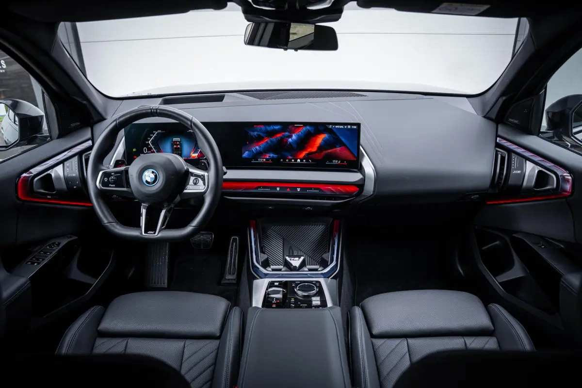 30e xDrive M-Sport Harman/Kardon|Trekhaak|Leder|Stoelmemory|360°camera|Stuurverw.|Nieuwstaat