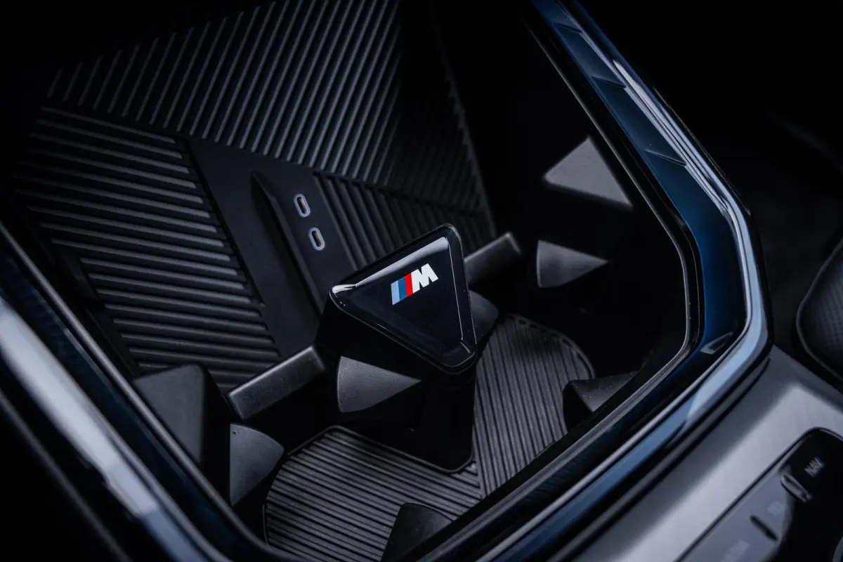 30e xDrive M-Sport Harman/Kardon|Trekhaak|Leder|Stoelmemory|360°camera|Stuurverw.|Nieuwstaat