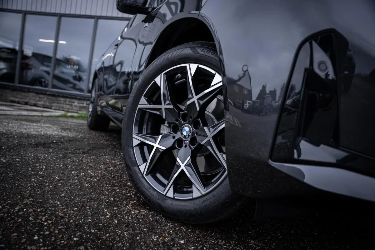 30e xDrive M-Sport Harman/Kardon|Trekhaak|Leder|Stoelmemory|360°camera|Stuurverw.|Nieuwstaat