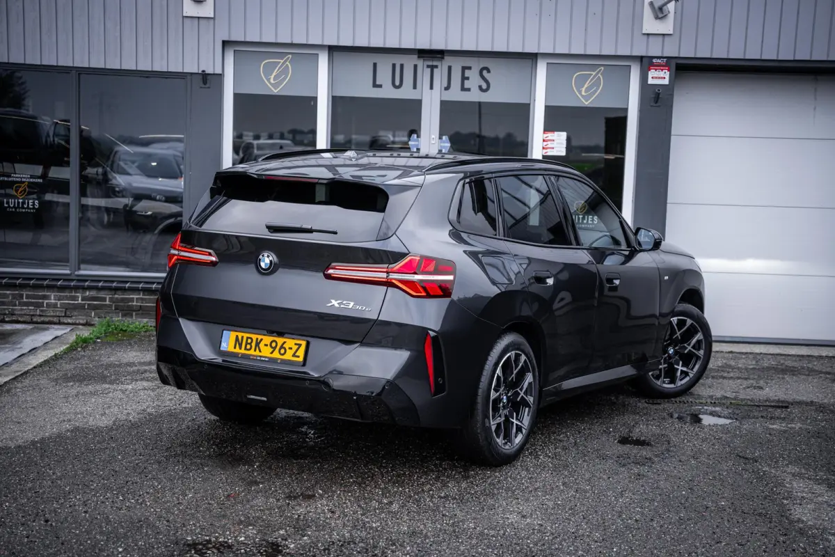 30e xDrive M-Sport Harman/Kardon|Trekhaak|Leder|Stoelmemory|360°camera|Stuurverw.|Nieuwstaat
