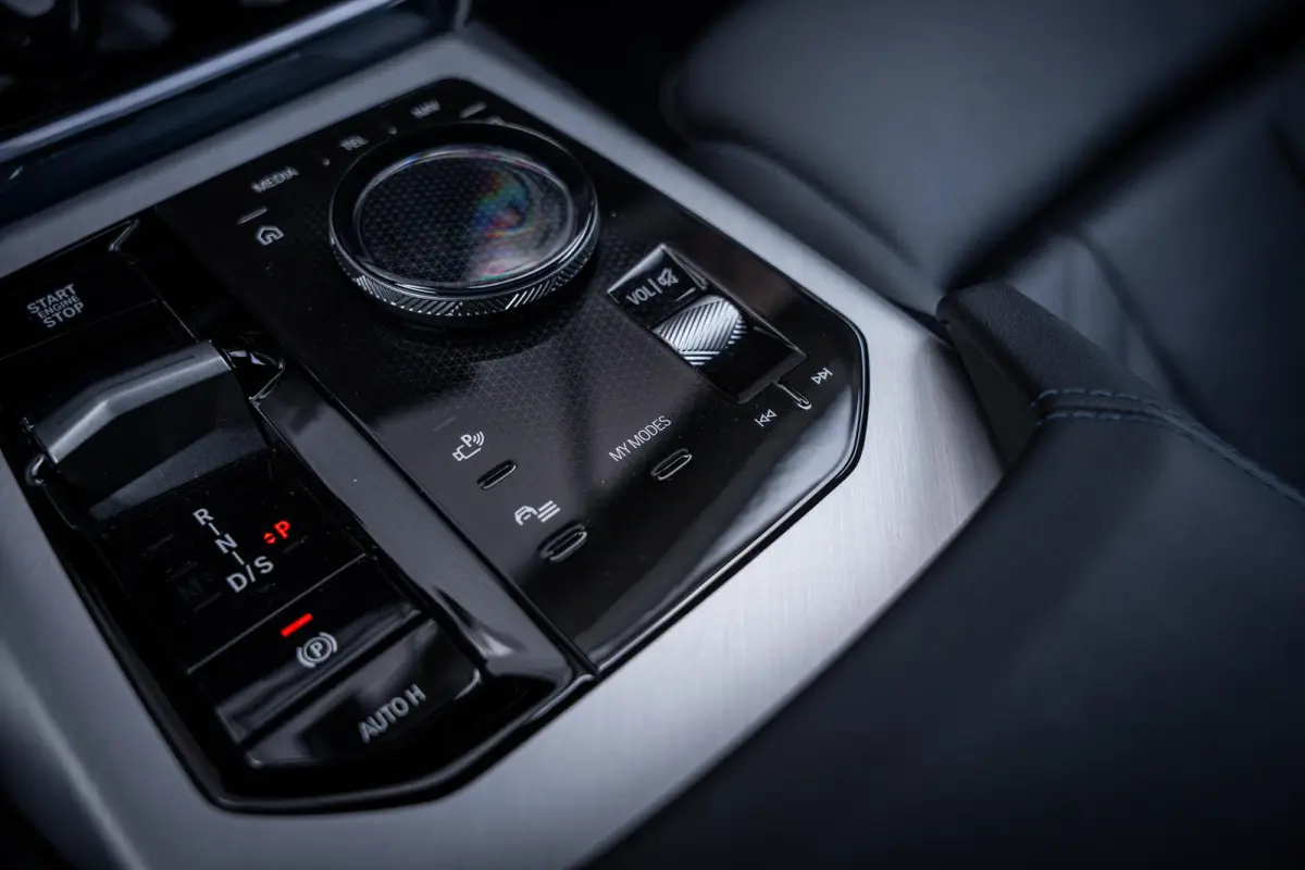 30e xDrive M-Sport Harman/Kardon|Trekhaak|Leder|Stoelmemory|360°camera|Stuurverw.|Nieuwstaat