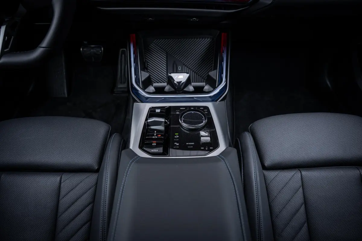 30e xDrive M-Sport Harman/Kardon|Trekhaak|Leder|Stoelmemory|360°camera|Stuurverw.|Nieuwstaat
