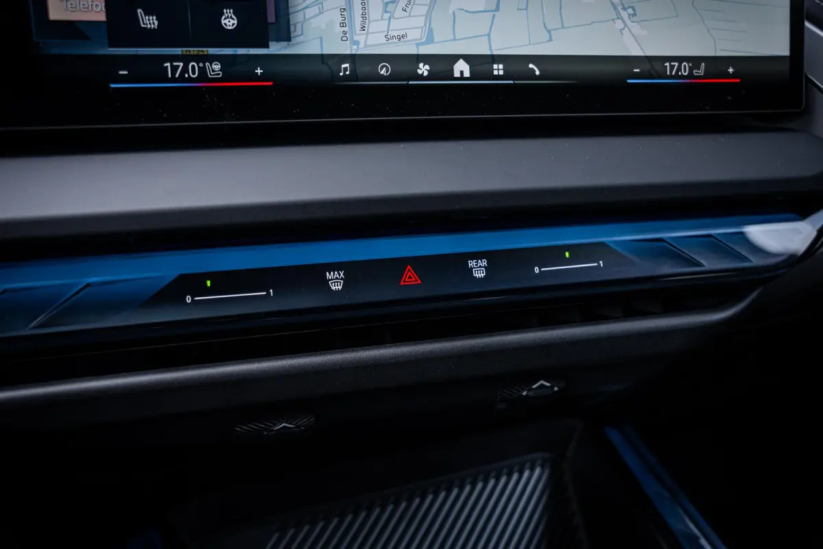 30e xDrive M-Sport Harman/Kardon|Trekhaak|Leder|Stoelmemory|360°camera|Stuurverw.|Nieuwstaat