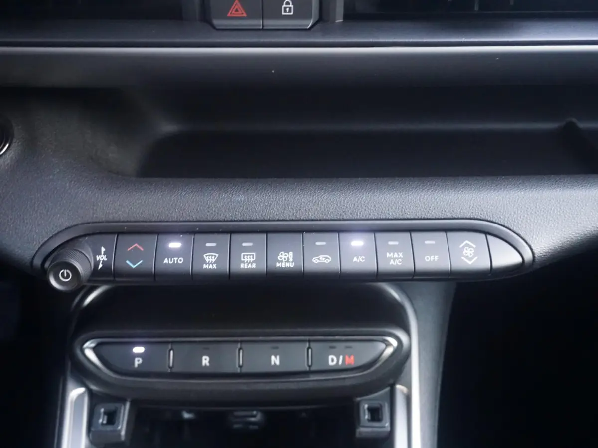 1.2 e-Hybrid Summit Climate control