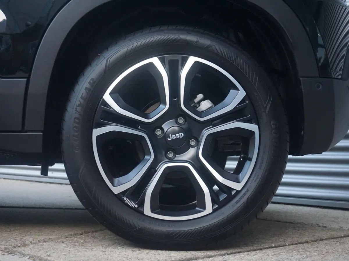 1.2 e-Hybrid Summit Climate control