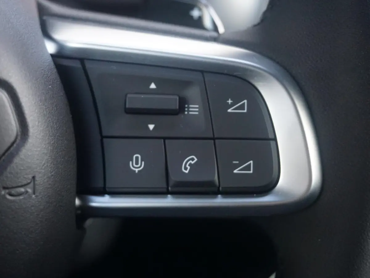 1.2 e-Hybrid Summit Climate control