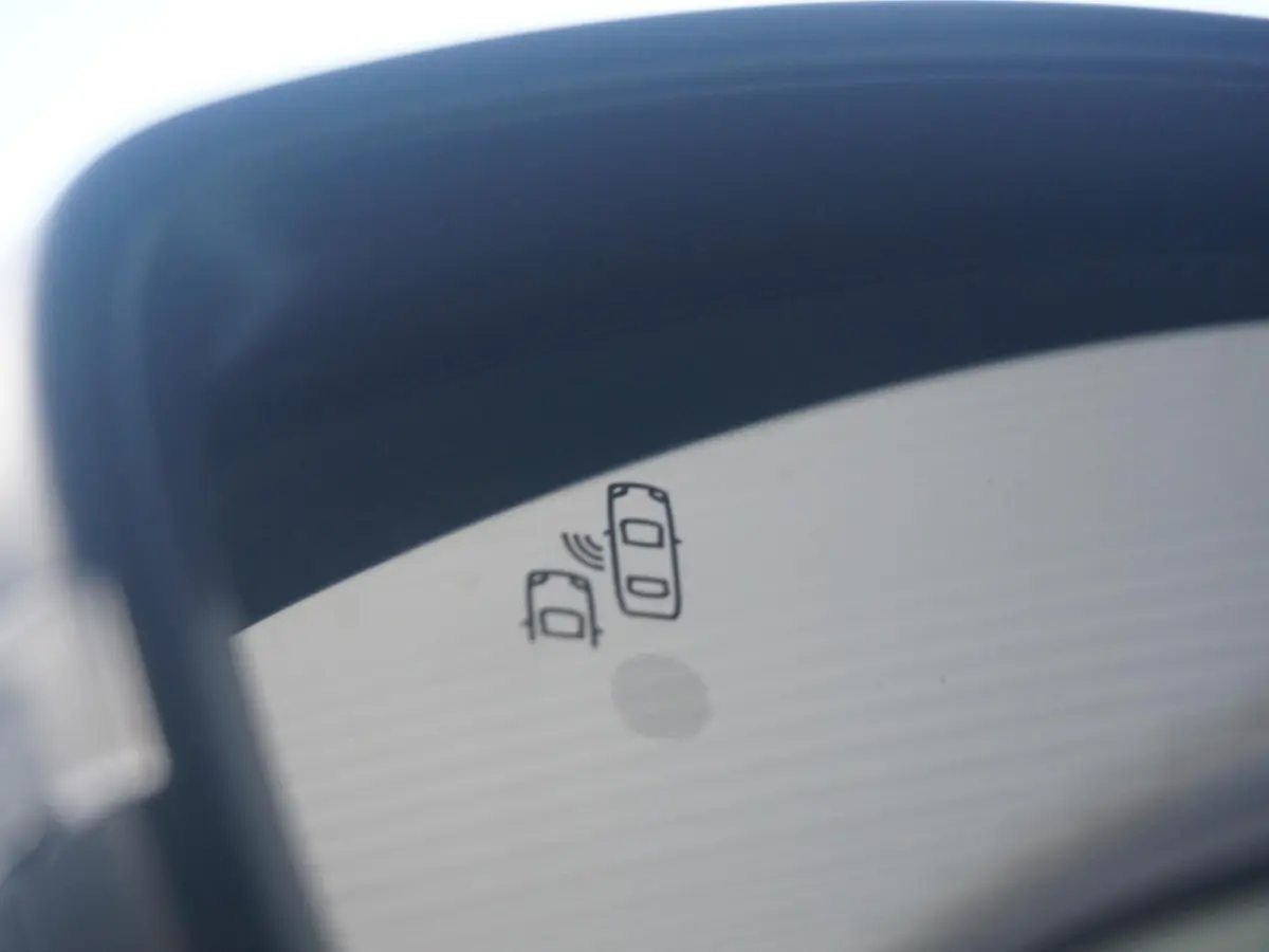 1.2 e-Hybrid Summit Climate control