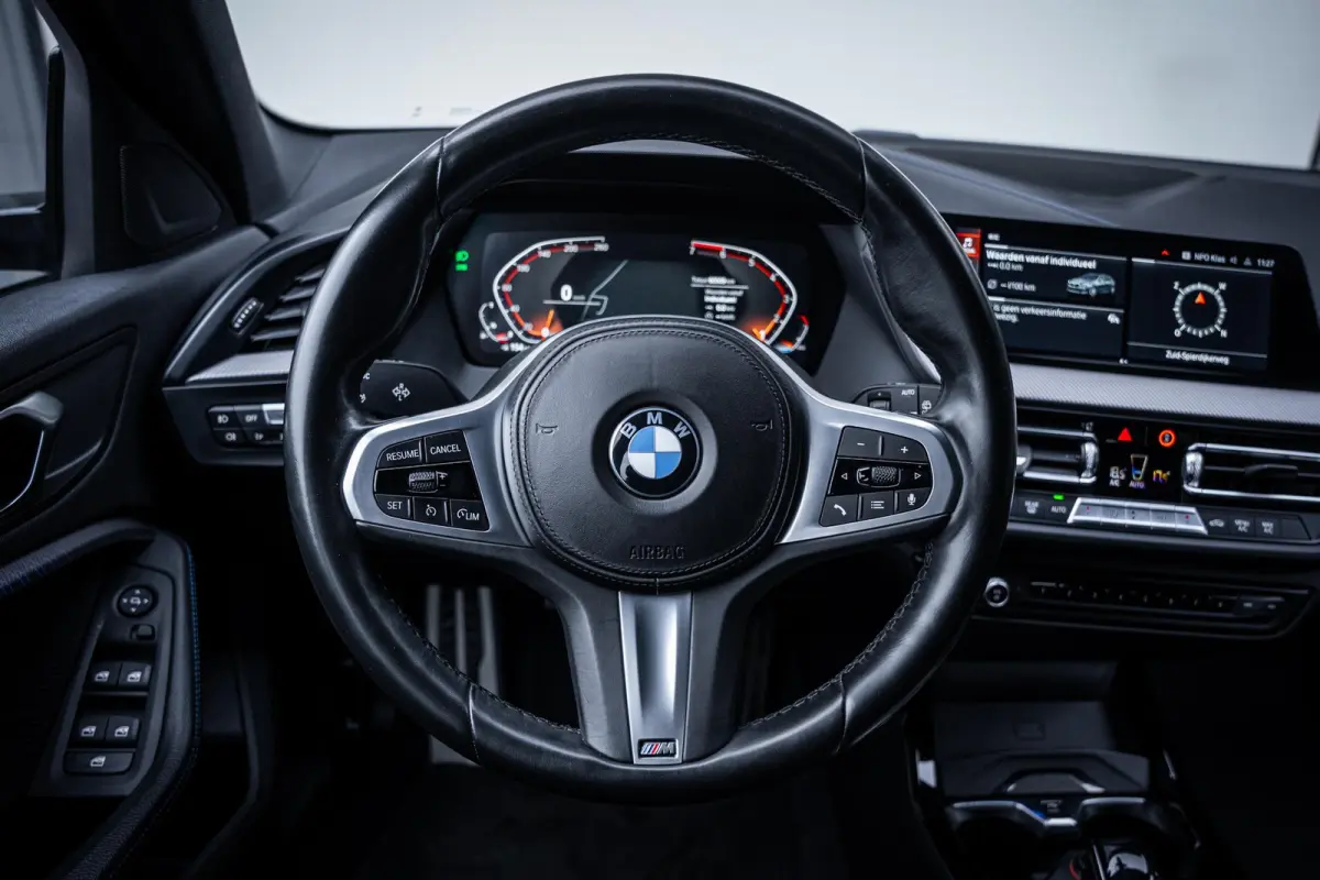 118i M-Sport Schaalstoelen|NL-auto|1e-eig.|StormBay|Carplay|Dealeronderhouden