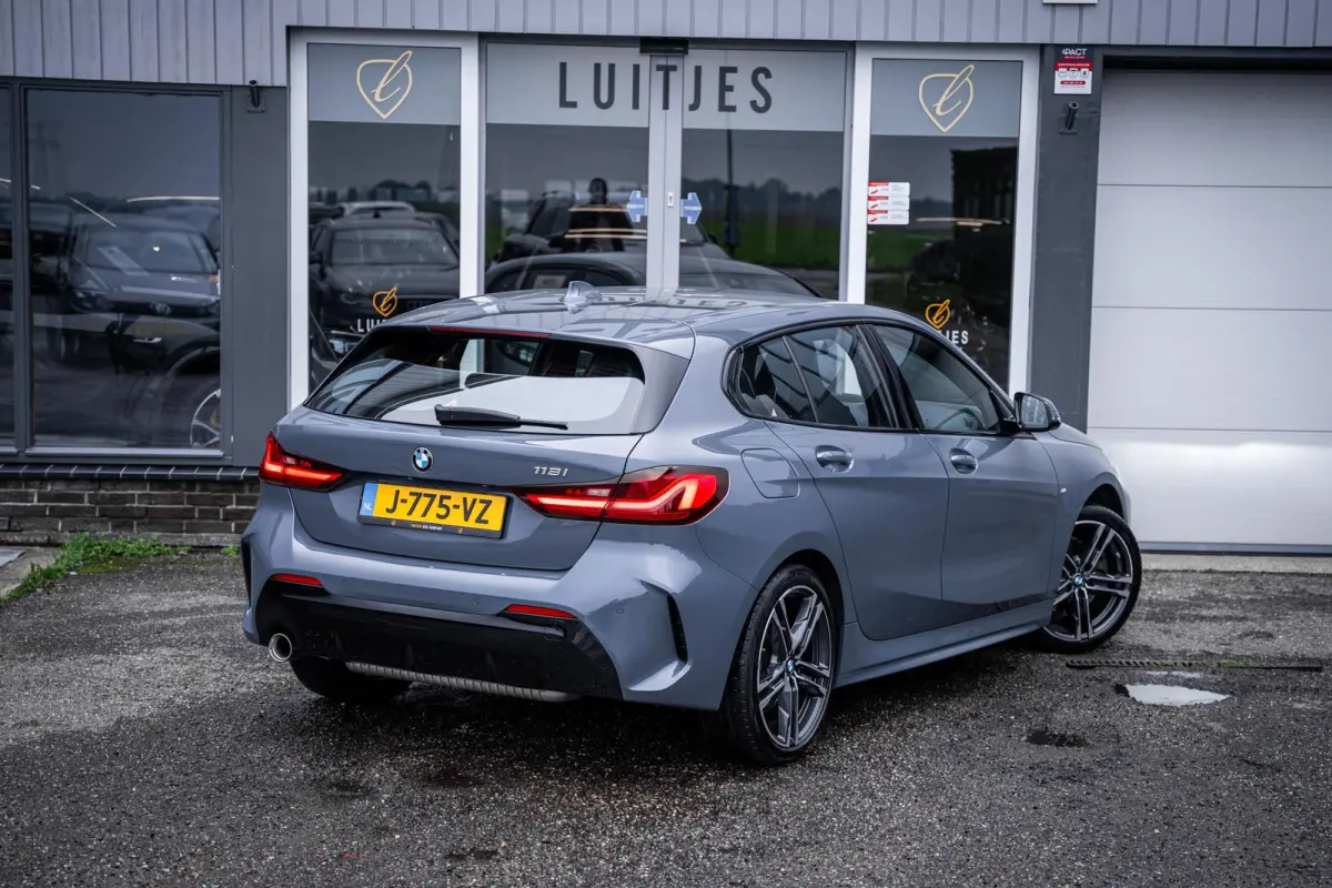 118i M-Sport Schaalstoelen|NL-auto|1e-eig.|StormBay|Carplay|Dealeronderhouden
