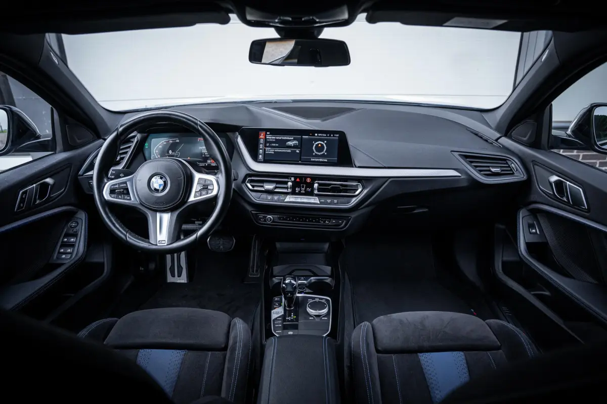 118i M-Sport Schaalstoelen|NL-auto|1e-eig.|StormBay|Carplay|Dealeronderhouden