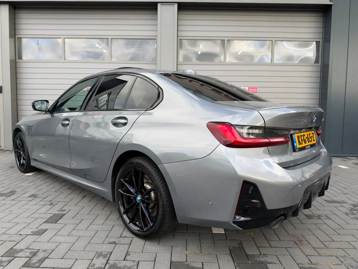 330e M-Sport LED LEDER HUD DAK NAVI BOMVOL