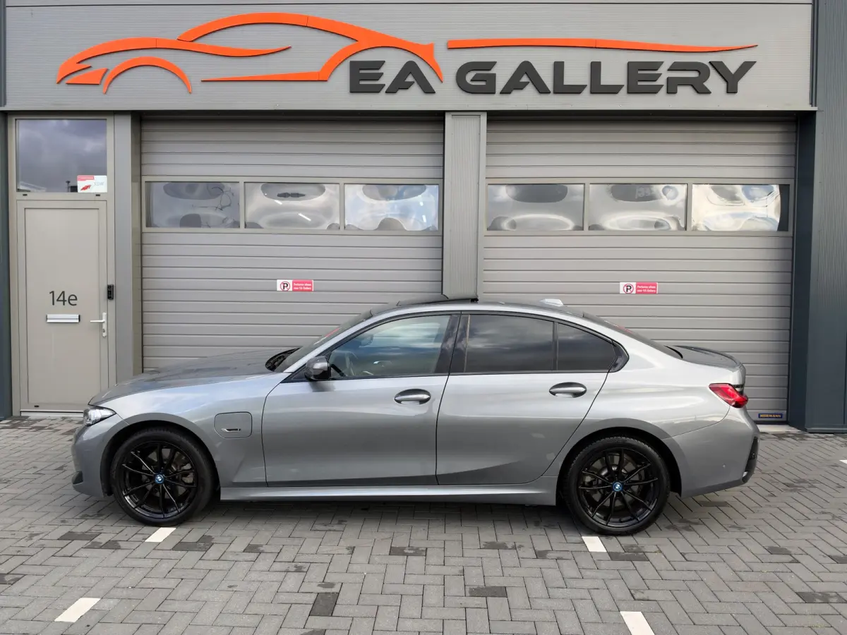 330e M-Sport LED LEDER HUD DAK NAVI BOMVOL