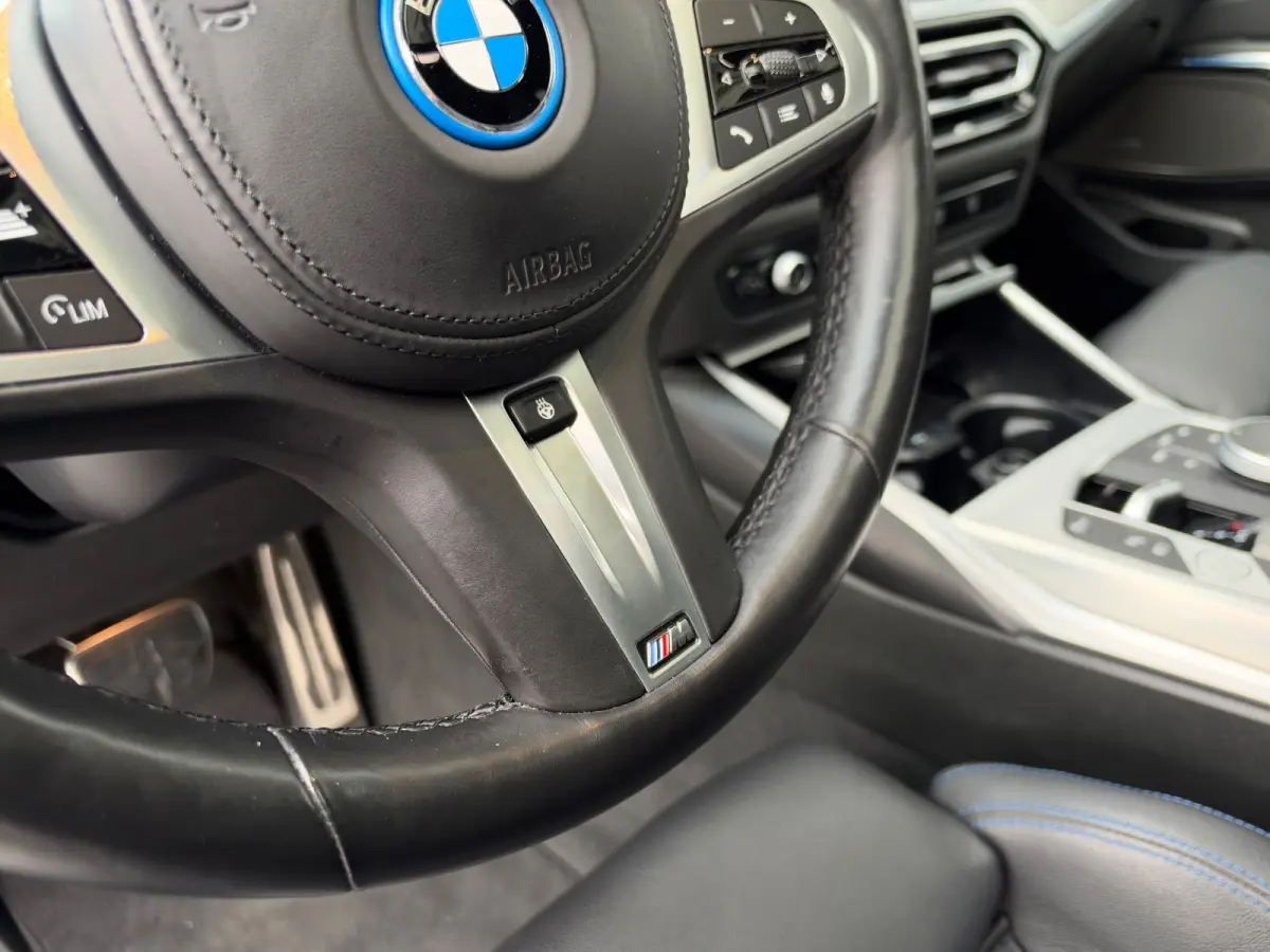 330e M-Sport LED LEDER HUD DAK NAVI BOMVOL