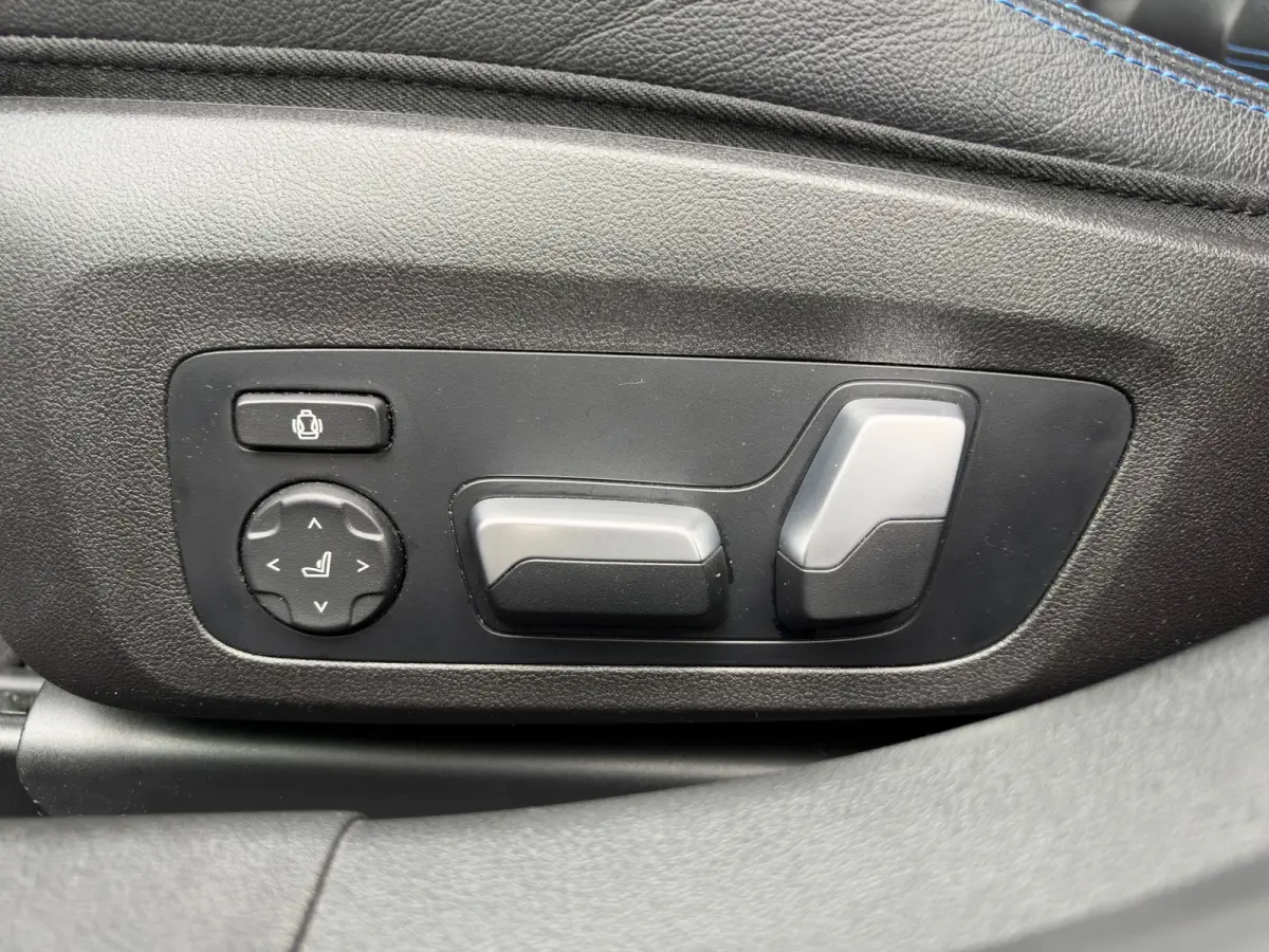 330e M-Sport LED LEDER HUD DAK NAVI BOMVOL