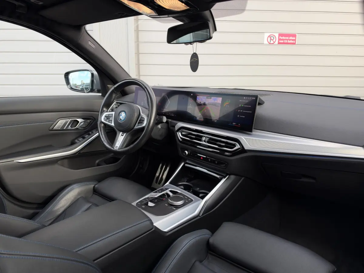 330e M-Sport LED LEDER HUD DAK NAVI BOMVOL
