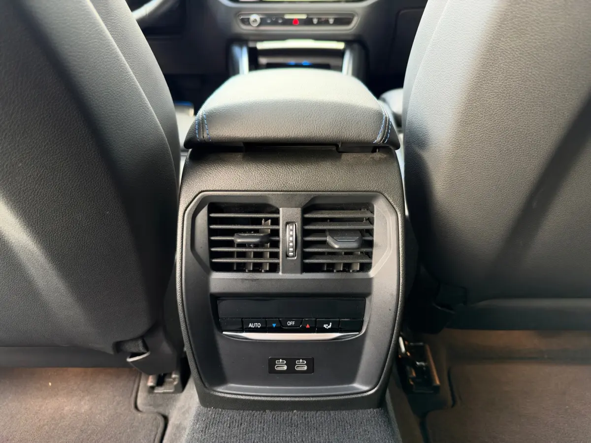 330e M-Sport LED LEDER HUD DAK NAVI BOMVOL
