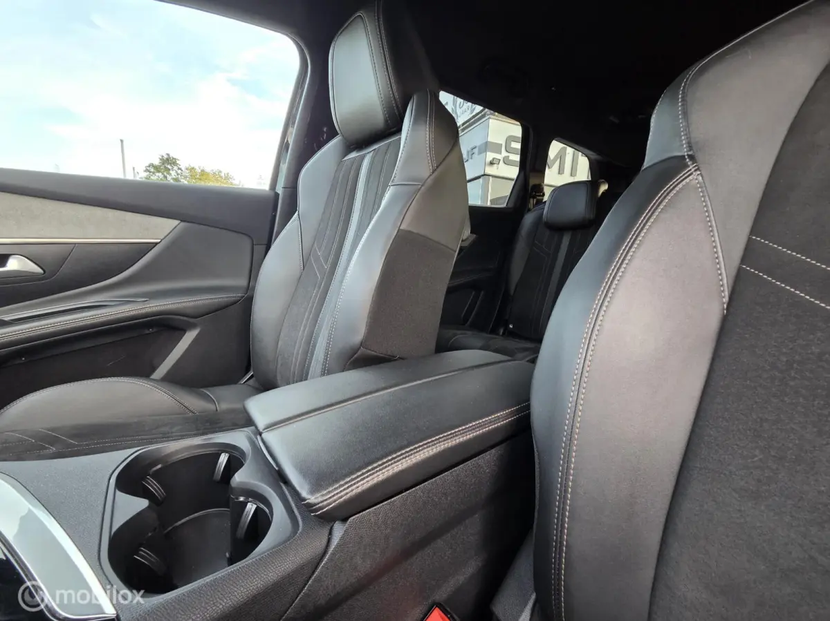 1.2 PureTech GT Aut/Carplay/Virtual/7Pers/Leder