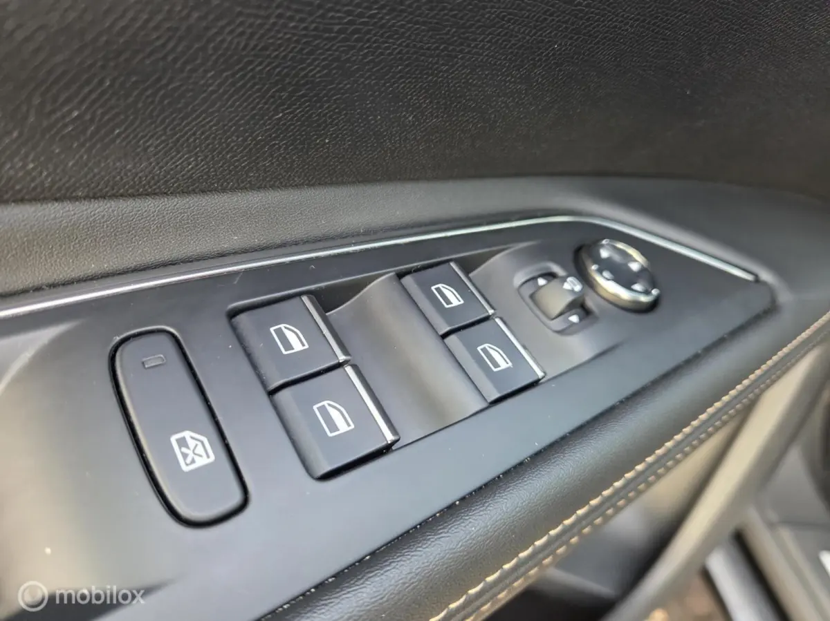 1.2 PureTech GT Aut/Carplay/Virtual/7Pers/Leder