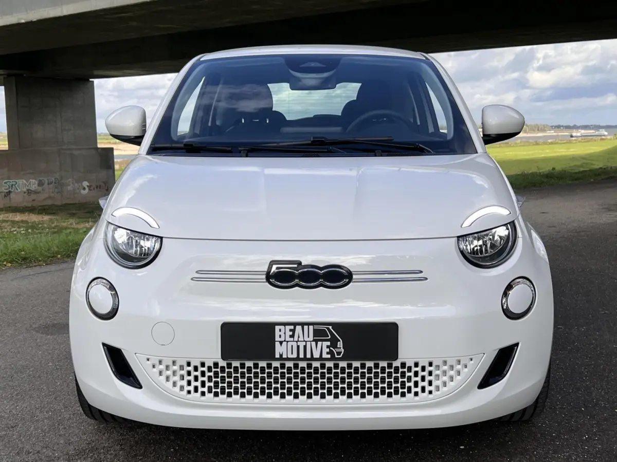 *Abarth 17” Mugello* 24 kWh / CarPlay / 4x Assist