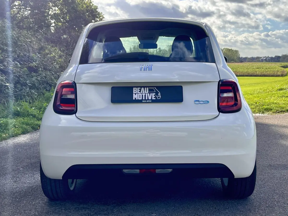 *Abarth 17” Mugello* 24 kWh / CarPlay / 4x Assist