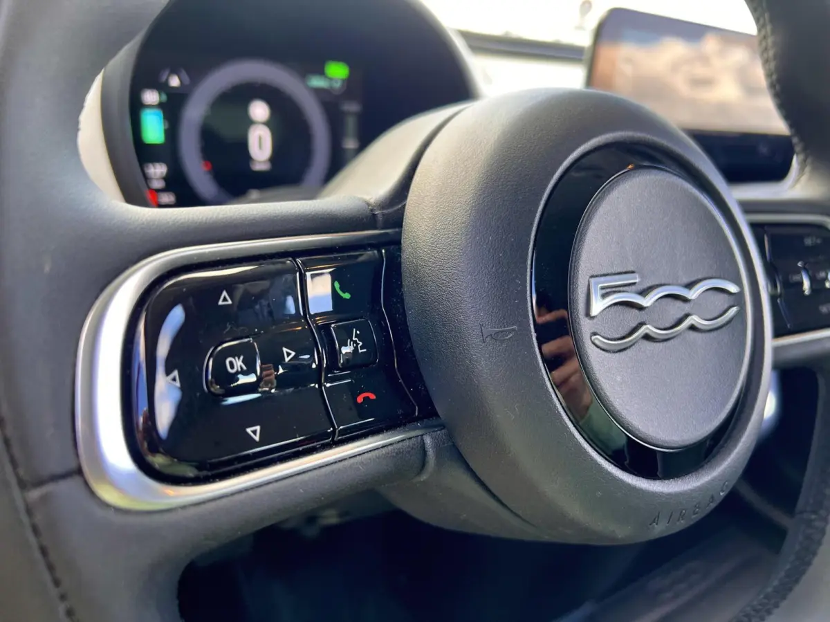 *Abarth 17” Mugello* 24 kWh / CarPlay / 4x Assist