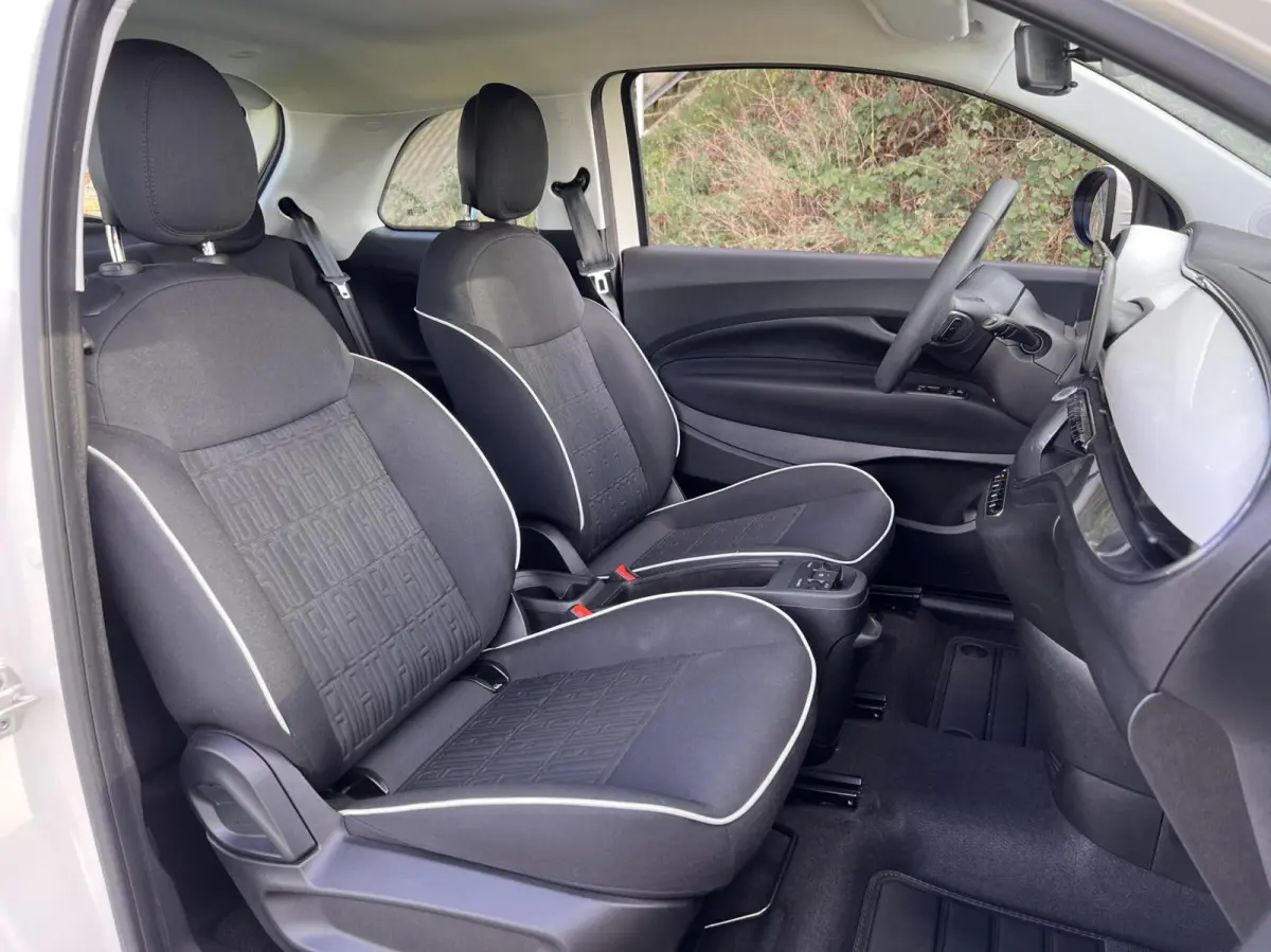 *Abarth 17” Mugello* 24 kWh / CarPlay / 4x Assist
