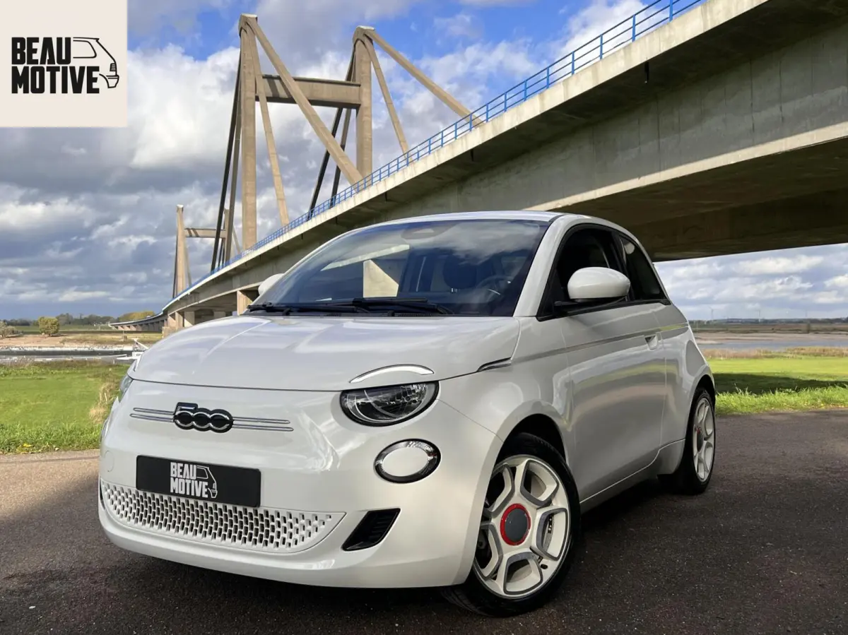 *Abarth 17” Mugello* 24 kWh / CarPlay / 4x Assist