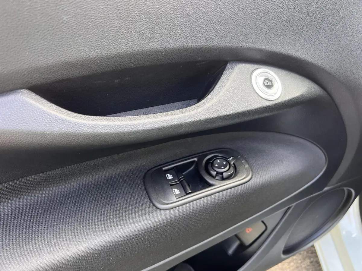 *Abarth 17” Mugello* 24 kWh / CarPlay / 4x Assist