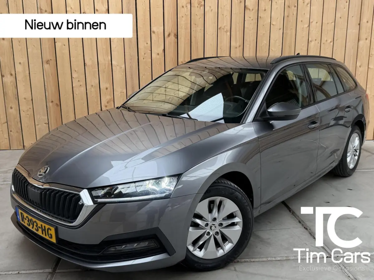 1.0 e-TSI Ambition Automaat | Apple CarPlay/Android Auto | Cruise & climate control | LED koplampen | Navigatiesysteem | Parkeersensoren achter | Trekhaak