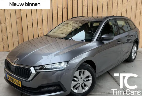 1.0 e-TSI Ambition Automaat | Apple CarPlay/Android Auto | Cruise & climate control | LED koplampen | Navigatiesysteem | Parkeersensoren achter | Trekhaak