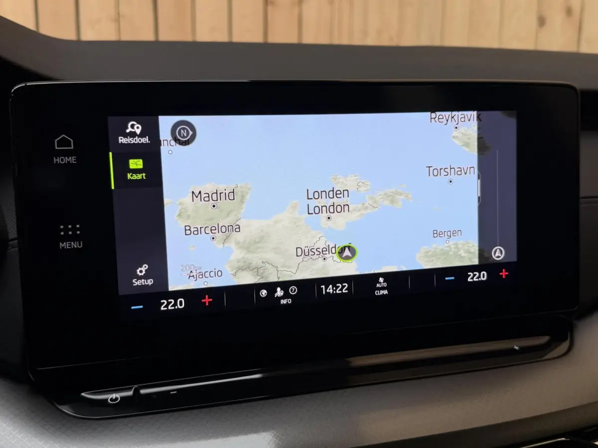 1.0 e-TSI Ambition Automaat | Apple CarPlay/Android Auto | Cruise & climate control | LED koplampen | Navigatiesysteem | Parkeersensoren achter | Trekhaak