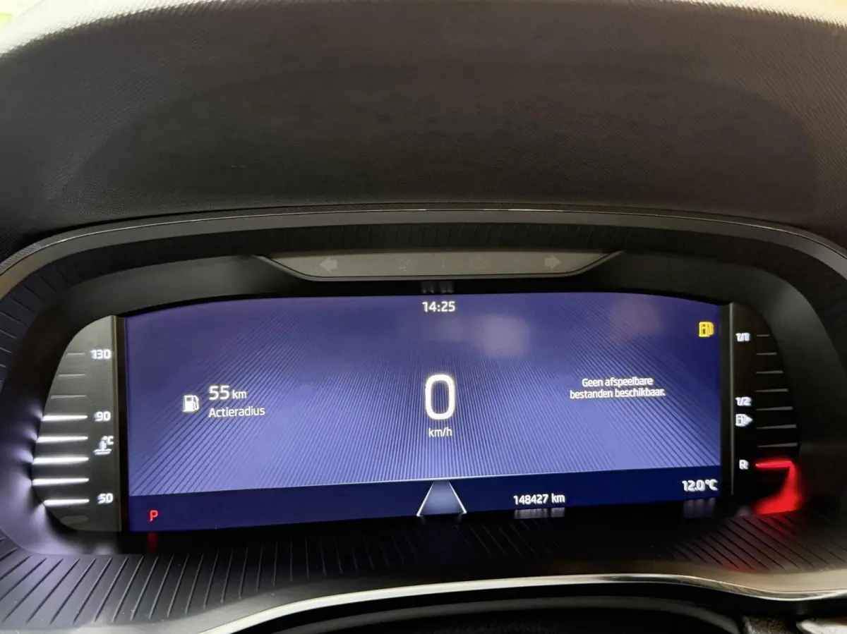 1.0 e-TSI Ambition Automaat | Apple CarPlay/Android Auto | Cruise & climate control | LED koplampen | Navigatiesysteem | Parkeersensoren achter | Trekhaak