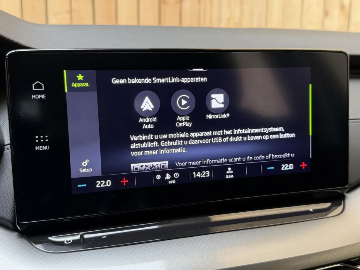 1.0 e-TSI Ambition Automaat | Apple CarPlay/Android Auto | Cruise & climate control | LED koplampen | Navigatiesysteem | Parkeersensoren achter | Trekhaak